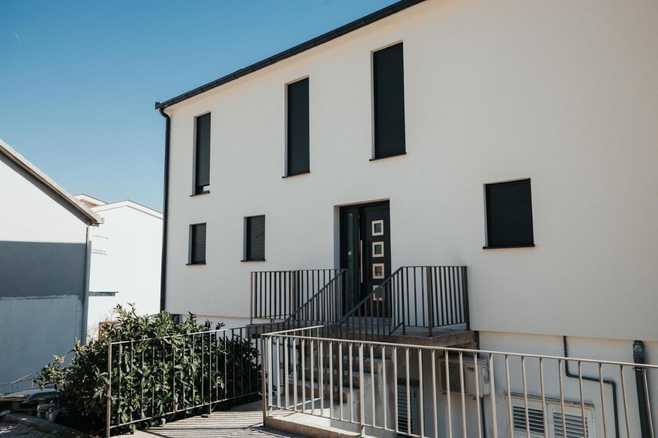 זאוסטרוג Apartments Latkovic מראה חיצוני תמונה